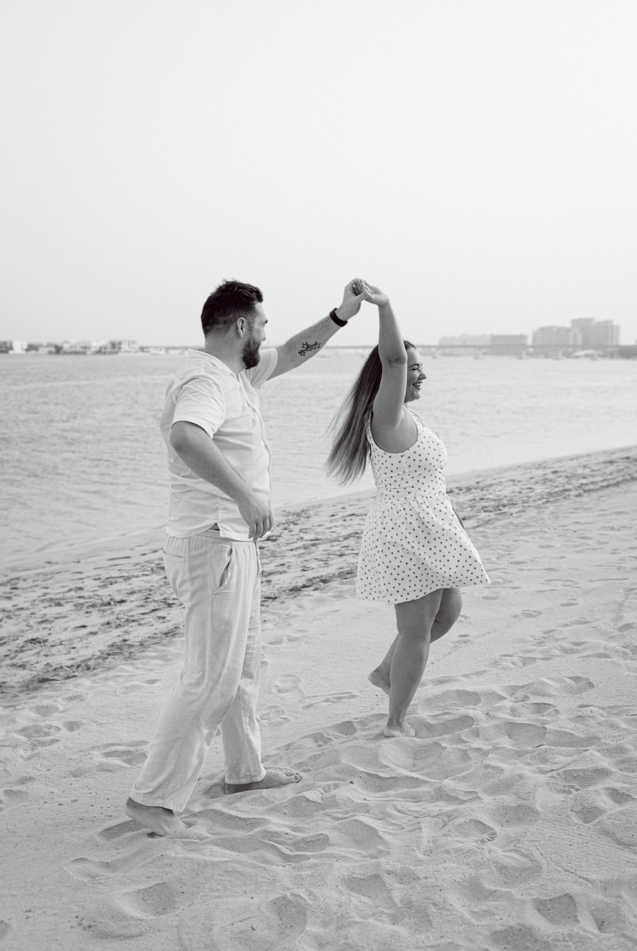 Dance on the Sand – Couples photography in Dubai by Elina K.