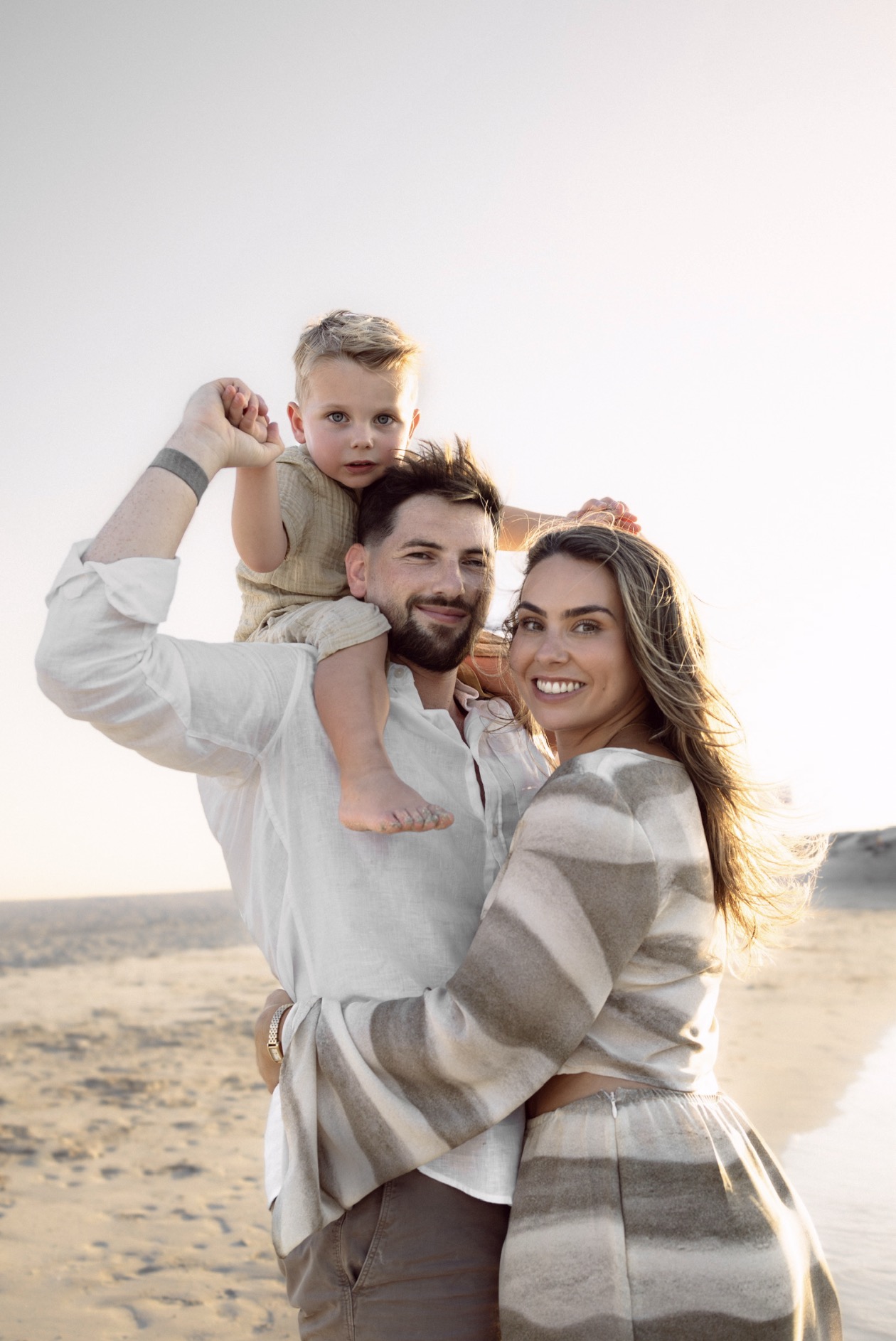 On Daddy's Shoulders – Families photography in Dubai by Elina K.