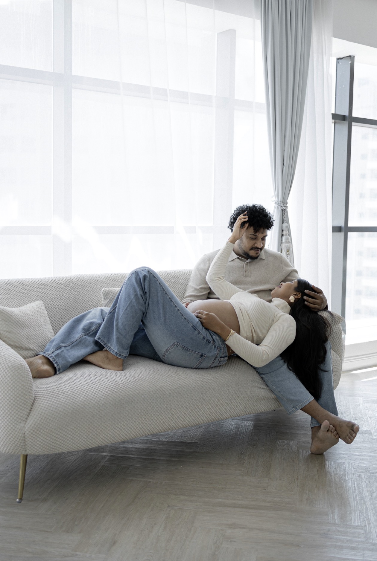Quiet Afternoon – Maternity photography in Dubai by Elina K.